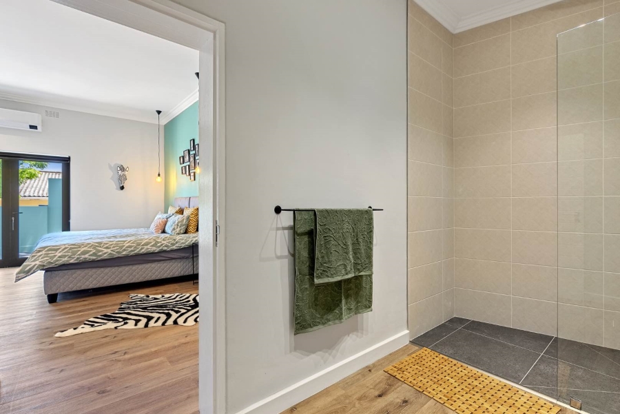 4 Bedroom Property for Sale in Sea Point Western Cape